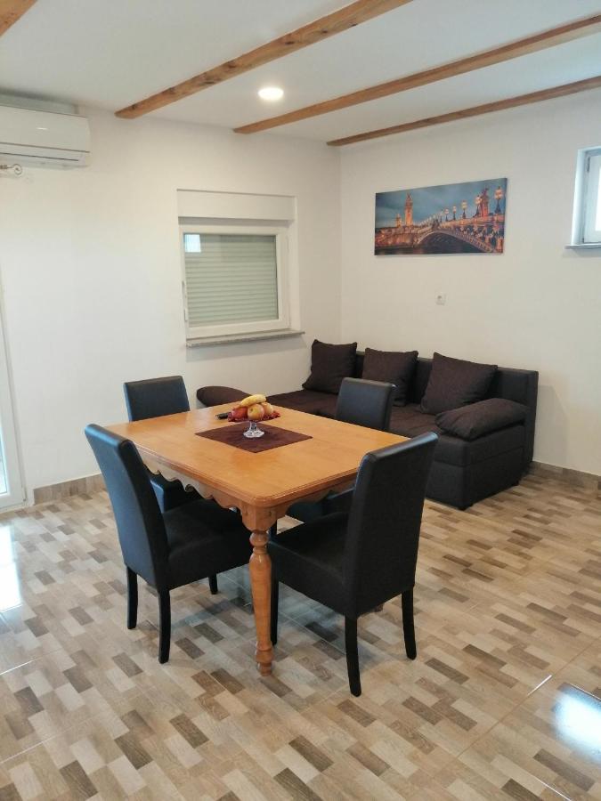 Peroj 100 C Apartment Exterior photo